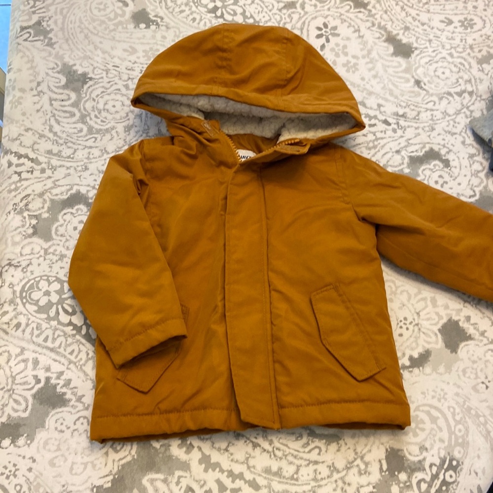 Old Navy puffer jacket size 12-18 months in great condition.